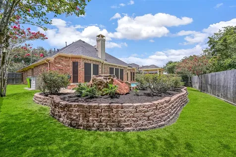 2427 Pioneer Oaks Drive Fresno TX 77545