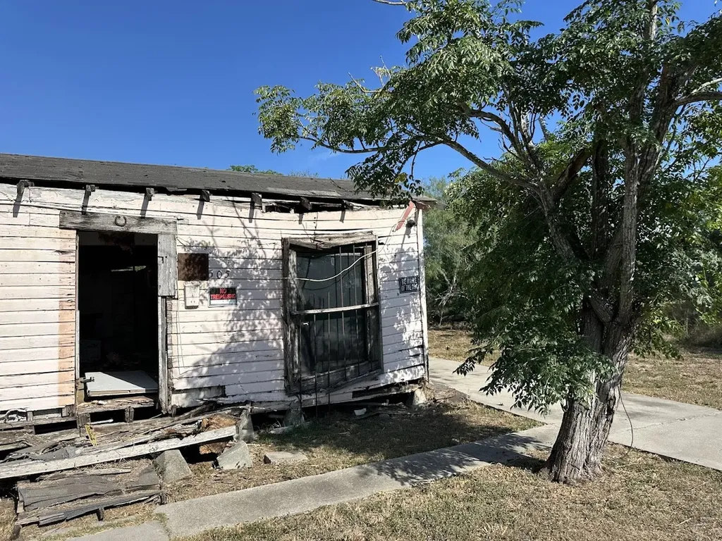 505 N Francis Street Bishop TX 78343