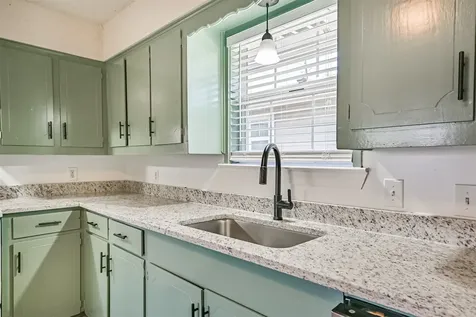 610 County Road 157 Alvin TX 77511
