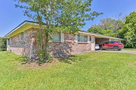 610 County Road 157 Alvin TX 77511