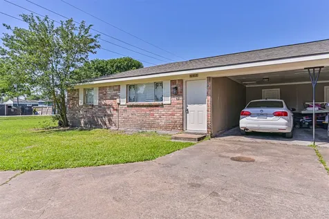 610 County Road 157 Alvin TX 77511