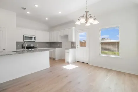 249 Edgewater Drive West Columbia TX 77486
