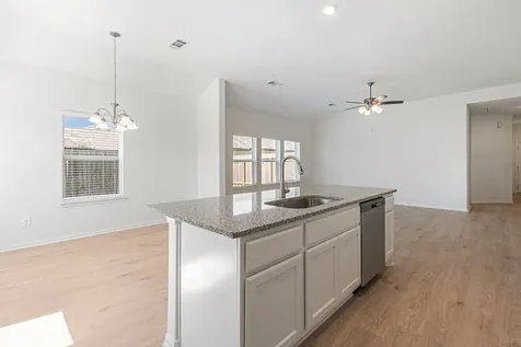 249 Edgewater Drive West Columbia TX 77486