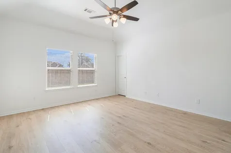 249 Edgewater Drive West Columbia TX 77486