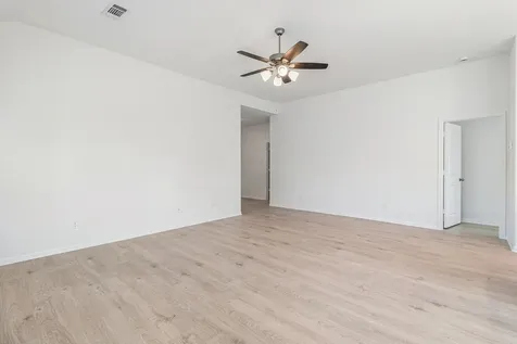 249 Edgewater Drive West Columbia TX 77486
