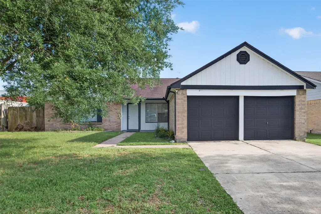 8203 Lone Quail Drive Houston TX 77489