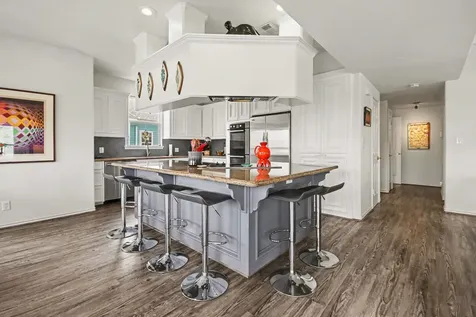 13318 Binnacle Way Galveston TX 77554