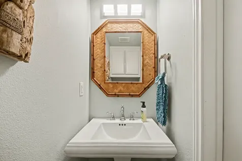 13318 Binnacle Way Galveston TX 77554