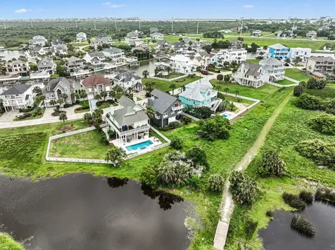 13318 Binnacle Way Galveston TX 77554