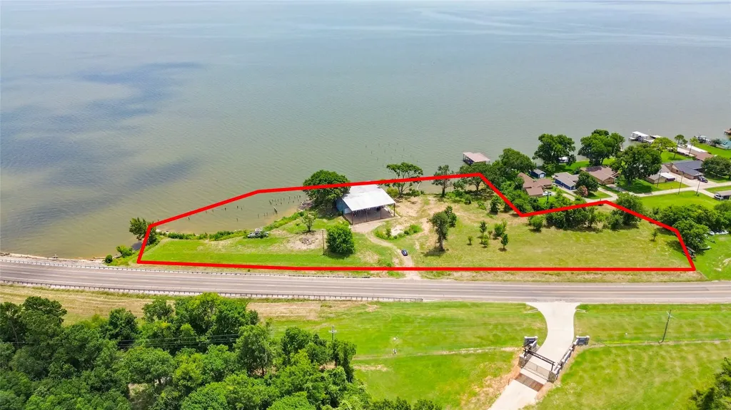 10390 Us Highway 190 E Point Blank TX 77364