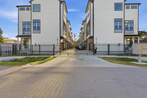 1913 Hoskins Drive I Houston TX 77080