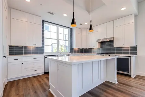 2751 Freund Street Houston TX 77003