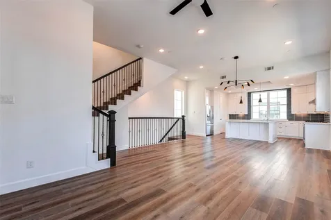2751 Freund Street Houston TX 77003