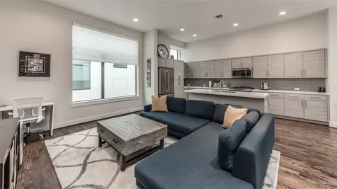1004 California Street 402 Houston TX 77006