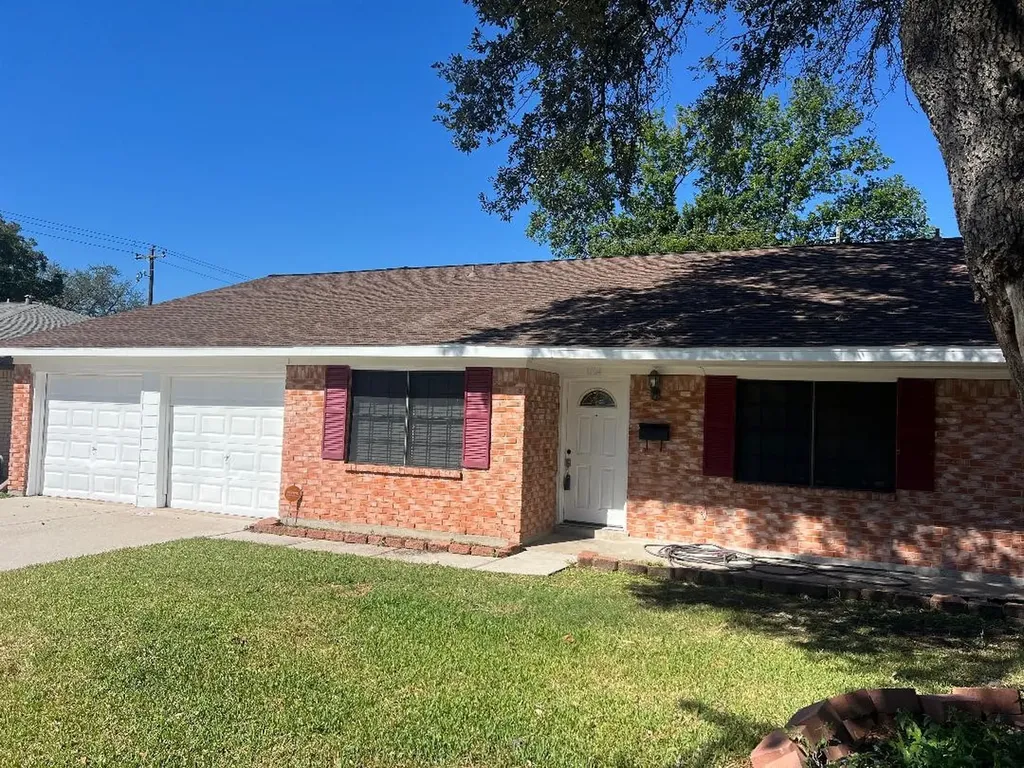 1104 E 13th Street Deer Park TX 77536