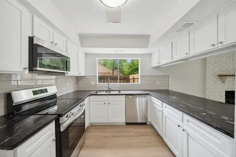 90 Crystal Lake Lane The Woodlands TX 77380