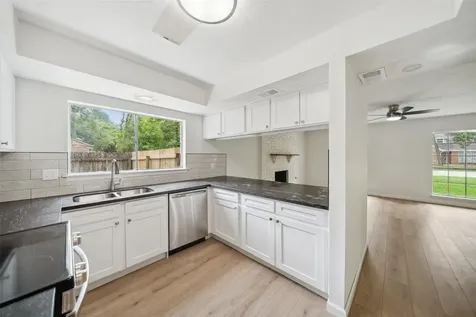 90 Crystal Lake Lane The Woodlands TX 77380