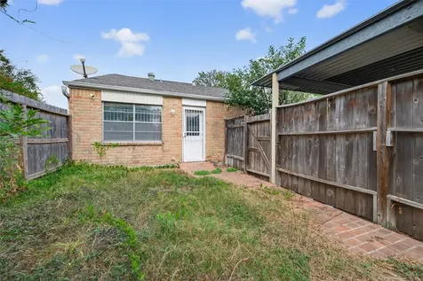 10913 Bexley Drive 913 Houston TX 77099