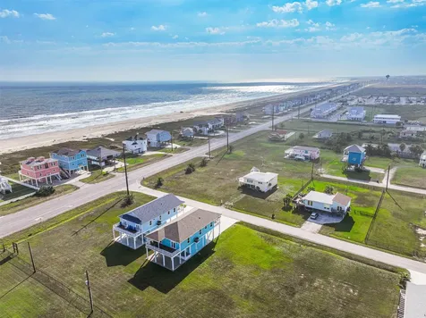 4133 4th Street Galveston TX 77554