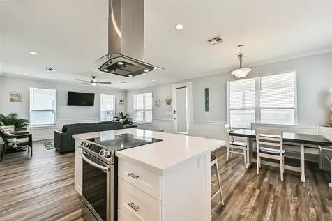 4133 4th Street Galveston TX 77554