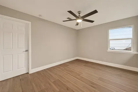5833 Southlea Street Houston TX 77033