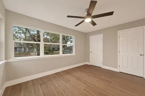 5833 Southlea Street Houston TX 77033