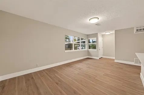 5833 Southlea Street Houston TX 77033