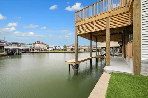 230 Bora Bora Drive Tiki Island TX 77554