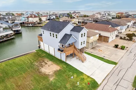 230 Bora Bora Drive Tiki Island TX 77554