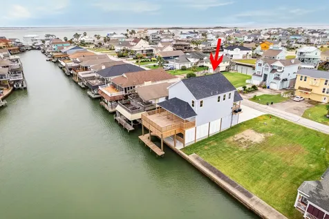 230 Bora Bora Drive Tiki Island TX 77554