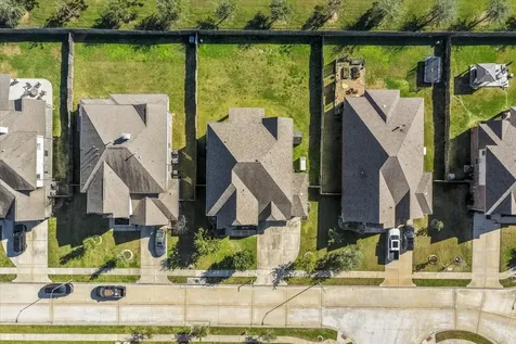 13814 Russell Court Mont Belvieu TX 77523