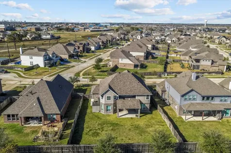 13814 Russell Court Mont Belvieu TX 77523