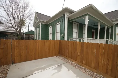 505 Winnie Street Houston TX 77009