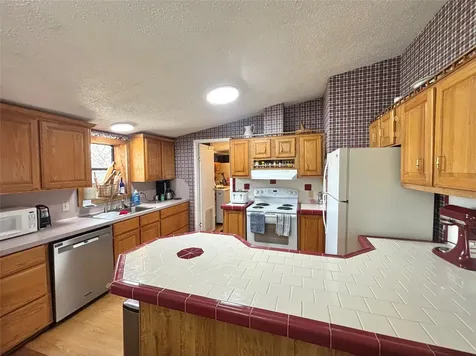 908 N Pitzer Street Colmesneil TX 75938