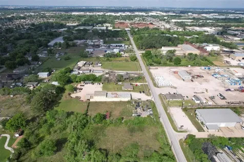 8909 Taub Road Houston TX 77064