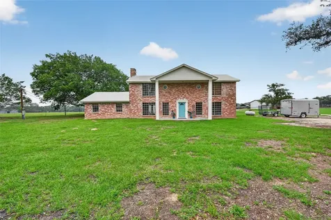 6072 County Road 122 Hallettsville TX 77964
