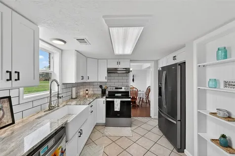 6072 County Road 122 Hallettsville TX 77964