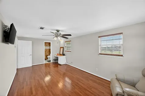 6072 County Road 122 Hallettsville TX 77964