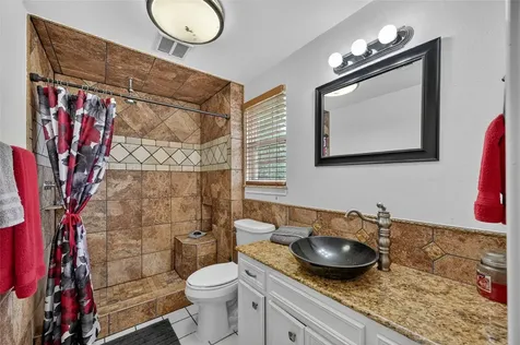 6072 County Road 122 Hallettsville TX 77964