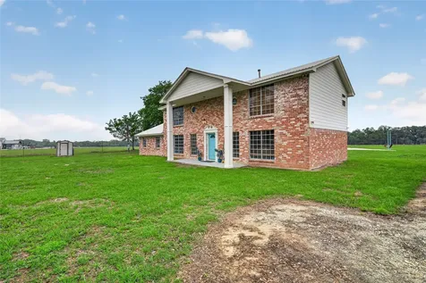 6072 County Road 122 Hallettsville TX 77964
