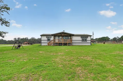 6072 County Road 122 Hallettsville TX 77964