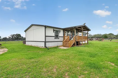 6072 County Road 122 Hallettsville TX 77964