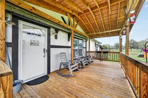 6072 County Road 122 Hallettsville TX 77964