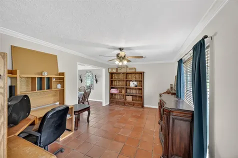 6072 County Road 122 Hallettsville TX 77964