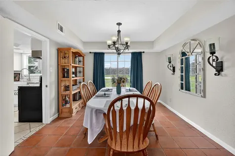 6072 County Road 122 Hallettsville TX 77964