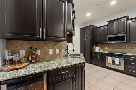 2120 Kipling Street 206 Houston TX 77098