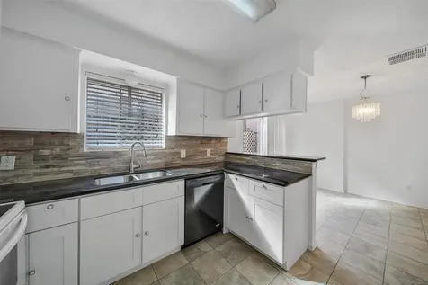 1403 Blalock Road 15 Houston TX 77055