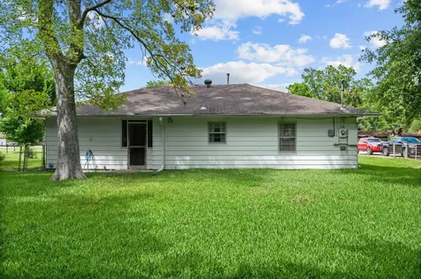 223 Wildwood Street Baytown TX 77520