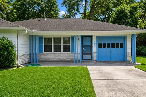 223 Wildwood Street Baytown TX 77520
