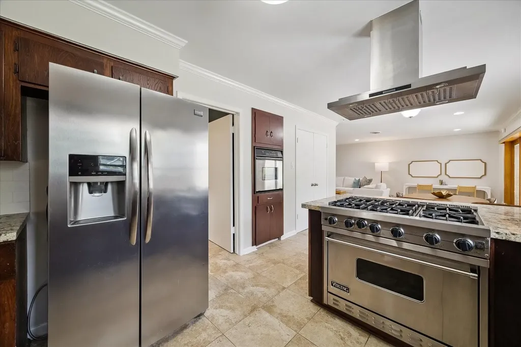 9777 Larston Street Houston TX 77055